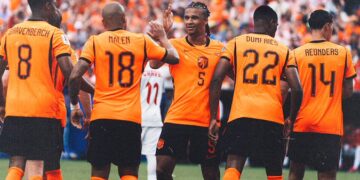 Hollanda, Tunus’u 3 golle geçip turladı!