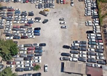 Yediemin otoparklarında binlerce araç çürümeye terk edildi Yediemin otoparklarında binlerce araç çürümeye terk edildi