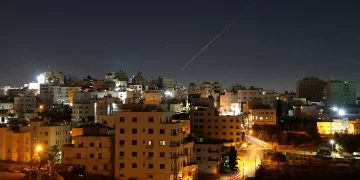 İran’dan İsrail’e füze saldırısı İran’dan İsrail’e füze saldırısı