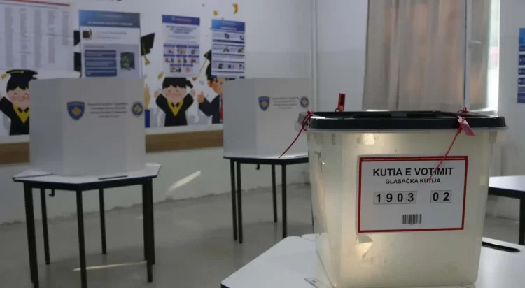 Kosova'da siyasi krizin ardından seçim günü Kosova'da siyasi krizin ardından seçim günü...