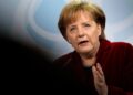 Merkel’den özeleştiri, Alman hükümetine övgü