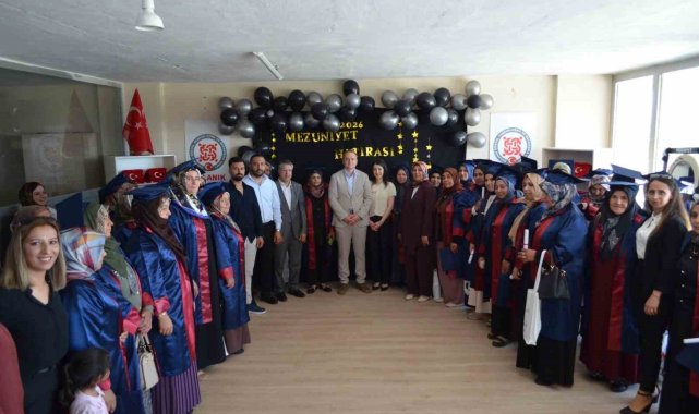Muş Bulanık'ta, 50 Kadın Okuma Yazma Öğrenerek Mezun Oldu! mus bulanikta 50 kadin okuma yazma ogrenerek mezun oldu habermeydan