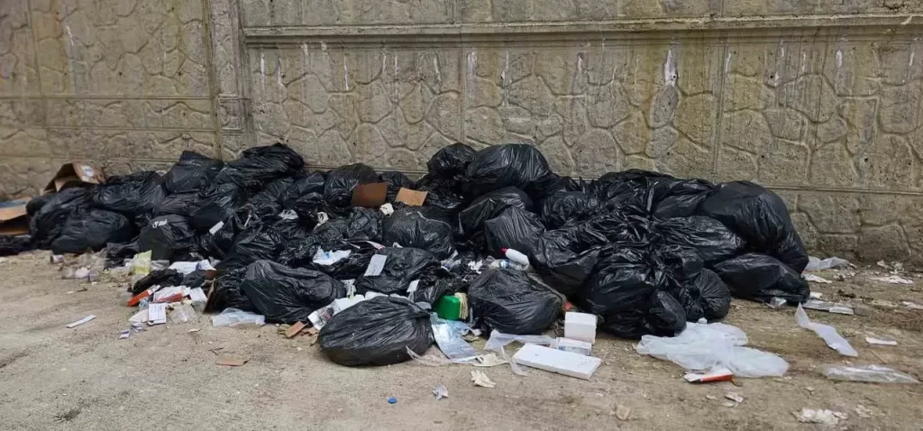 mus haskoy devlet hastanesinde tepki ceken cop yiginlari habermeydan
