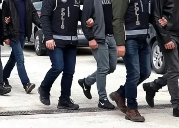 Muş merkezli 5 ilde düzenlenen bahis operasyonunda 26 kişi tutuklandı! Muş merkezli 5 ilde düzenlenen bahis operasyonunda 26 kişi tutuklandı!