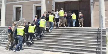 Muş merkezli dolandırıcılık operasyonu: 5 ilde 7 kişi gözaltında! Muş merkezli dolandırıcılık operasyonu: 5 ilde 7 kişi gözaltında!