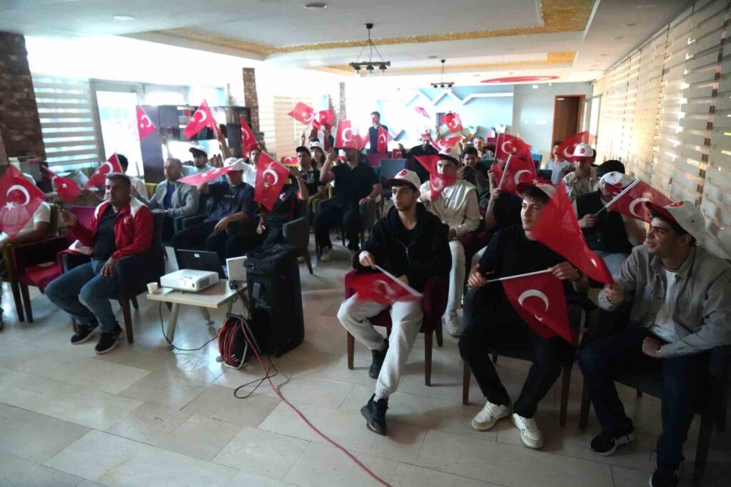 Muş'ta, Milli maç heyecanı dev ekranlara taşındı! musta milli mac heyecani dev ekranlara tasindi habermeydan