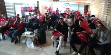 Muş'ta, Milli maç heyecanı dev ekranlara taşındı! Muş’ta, Milli maç heyecanı dev ekranlara taşındı!