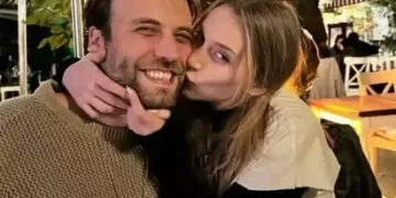 Nezir Çınarlı ile Hayal Köseoğlu nişanlandı