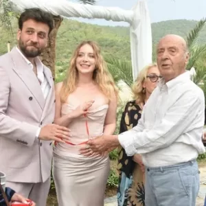 Nezir Çınarlı ile Hayal Köseoğlu nişanlandı nezir cinarli hayal koseoglu nisanlandi1 habermeydan