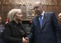 Nimet Özdemir AK Parti’ye katıldı: Son iki yılda üçüncü parti değişikliği Nimet Özdemir AK Parti’ye katıldı: Son iki yılda üçüncü parti değişikliği