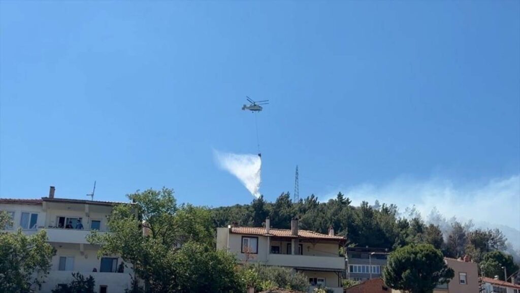 Balıkesir'deki orman yangınına havadan ve karadan müdahale devam ediyor orman yangini habermeydan