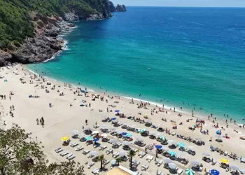 İstanbul plajlarında sezon fiyatları belli oldu: 2 bin TL’ye kadar çıkıyor