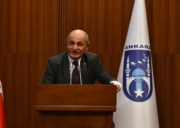 Satılmış Karakoç AK Parti'ye mi geçecek? Satılmış Karakoç AK Parti’ye mi geçecek?