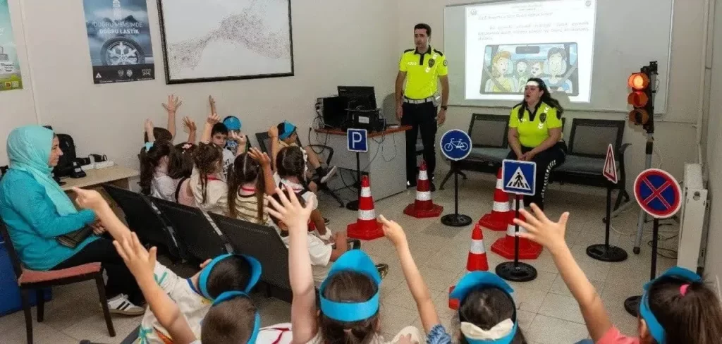 Sinop Emniyeti'nden çocuklara trafik eğitimi! sinop emniyetinden cocuklara trafik egitimi habermeydan