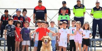 Sinop Jandarması kapılarını çocuklara açtı! Sinop Jandarması kapılarını çocuklara açtı!
