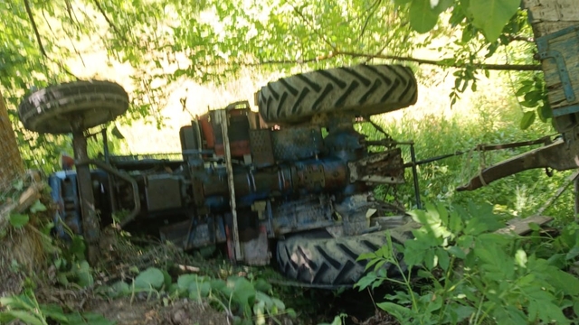 Sinop Türkeli'de, kontrolden çıkan traktör şarampole yuvarlandı! sinop turkelide kontrolden cikan traktor sarampole yuvarlandi habermeydan