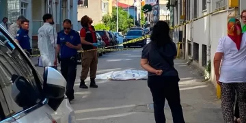 Sinop'ta, 4. kattan düşen yaşlı adam hayatını kaybetti! Sinop’ta, 4. kattan düşen yaşlı adam hayatını kaybetti!