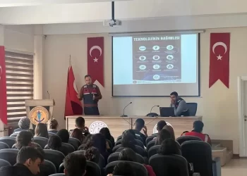Sinop’ta, öğrencilere siber farkındalık eğitimi verildi!