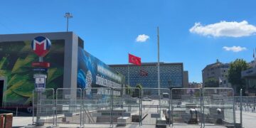 Taksim Metro İstasyonu kullanıma kapatıldı Taksim Metro İstasyonu kullanıma kapatıldı