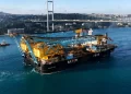 Vinç gemisi Saipem 7000 Boğaz’dan geçti: Trafik normale döndü Vinç gemisi Saipem 7000 Boğaz’dan geçti: Trafik normale döndü