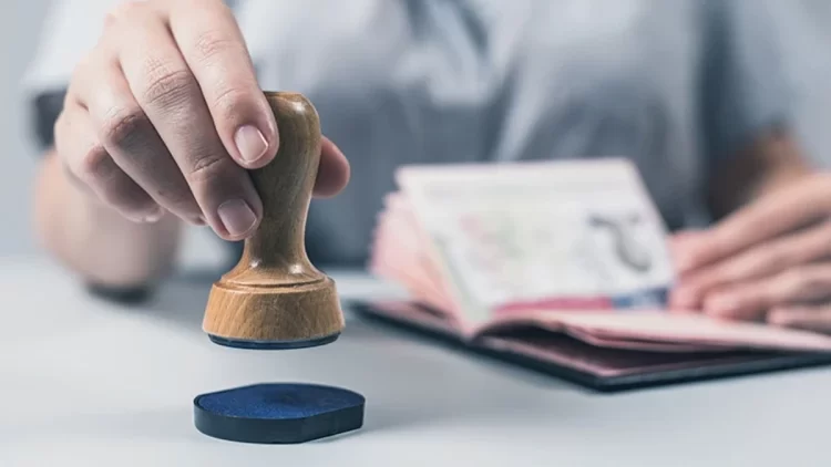 Vize randevu reklamlarına inceleme: 6 firmaya tedbiren durdurma Vize randevu reklamlarına inceleme...