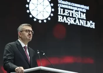 Burhanettin Duran’dan 15 Temmuz Mesajı: “Türkiye Her Türlü Tehdide Karşı Mücadele Edecek Güce Sahip”
