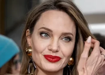 Angelina Jolie: 10 yıldır kimseyle birlikte olmadım Angelina Jolie: 10 yıldır kimseyle birlikte olmadım