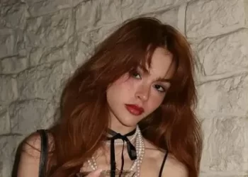 Asena Keskinci yeni rolü için tesettüre girdi Asena Keskinci yeni rolü için tesettüre girdi