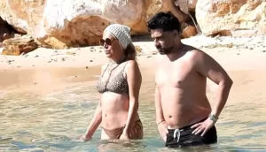Asuman Dabak'ın bandanalı deniz keyfi Asuma Dabak bandanali deniz keyfi1 habermeydan