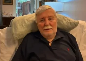 Usta gazeteci Aziz Üstel son yolculuğuna uğurlandı Usta gazeteci Aziz Üstel son yolculuğuna uğurlandı