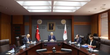 Bakan Bolat, Bulgaristan ile sınır kapılarındaki yoğunluğu masaya yatırdı Bakan Bolat, Bulgaristan ile sınır kapılarındaki yoğunluğu masaya yatırdı