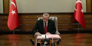 Cumhurbaşkanı Erdoğan'ın İmzasıyla Yeni Büyükelçi Ataması! Danimarka'ya Burak Özügergin Görevlendirildi Cumhurbaşkanı Erdoğan’ın İmzasıyla Yeni Büyükelçi Ataması! Danimarka’ya Burak Özügergin Görevlendirildi