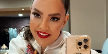 Ebru Gündeş estetik sonrası yeni pozlarıyla olay oldu Ebru Gündeş estetik sonrası yeni pozlarıyla olay oldu