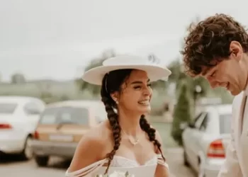 Ebru Şahin’den evlilik yıl dönümüne romantik kutlama