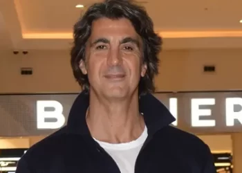 Edvina Sponza Çeşme’de İbrahim Kutluay Paro’da görüntülendi