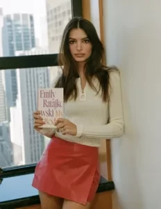 Emily Ratajkowski yeni kitabini duyurdu1 habermeydan