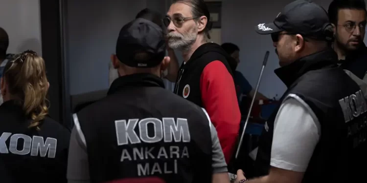 Etimesgut Belediyesi Soruşturmasında 55 Şüpheli Hakkında İşlem: Erdal Beşikcioğlu Gözaltına Alındı