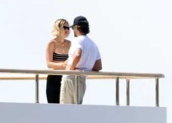 Gigi Hadid ile Bradley Cooper'dan romantik tatil Gigi Hadid ile Bradley Cooper’dan romantik tatil
