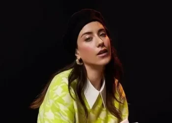 Hazal Kaya'dan Hollanda kararı Hazal Kaya’dan Hollanda kararı