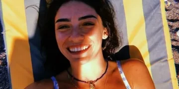 Hazar Ergüçlü'nün tatil pozları gündem oldu Hazar Ergüçlü’nün tatil pozları gündem oldu