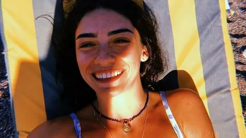 Hazar Ergüçlü'nün tatil pozları gündem oldu Hazar Erguclu tatil pozlari gundem oldu1 habermeydan