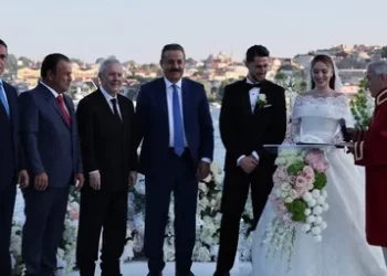 İsmail Yüksek evlendi! Nikahında Ali Koç ve Aziz Yıldırım bir araya geldi İsmail Yüksek evlendi! Nikahında Ali Koç ve Aziz Yıldırım bir araya geldi