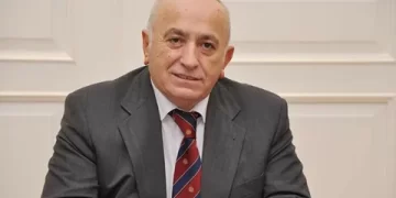 İsmet Acar kimdir?