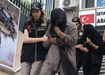 İstanbul’da Hırsızlık Çetesine Darbe! 3 Kadın Şüpheli Yakalandı, Üzerlerinden 1 Milyon TL Çıktı