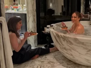 Jennifer Lopez'ten doğum gününe özel küvet pozları Jennifer Lopezden dogum gunune ozel kuvet pozlari1 habermeydan