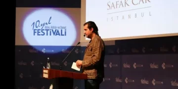 Konuşanlar Şafak Çak kimdir? Kaç yaşında, evli mi? Konuşanlar Şafak Çak kimdir? Kaç yaşında, evli mi?