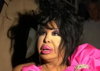'Lolita Lift' operasyonu geçiren Bülent Ersoy'dan estetik sonrası ilk açıklama ‘Lolita Lift’ operasyonu geçiren Bülent Ersoy’dan estetik sonrası ilk açıklama