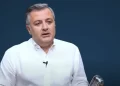 Mehmet Demirkol Socrates Dergi'ne veda etti Mehmet Demirkol Socrates Dergi’ne veda etti