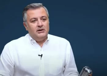 Mehmet Demirkol Socrates Dergi'ne veda etti Mehmet Demirkol Socrates Dergi’ne veda etti