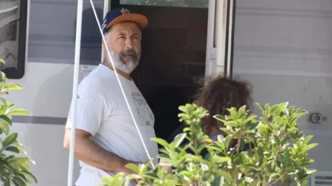 Mehmet Özgür'den ailesiyle karavan tatili Mehmet ozgurden ailesiyle karavan tatili habermeydan